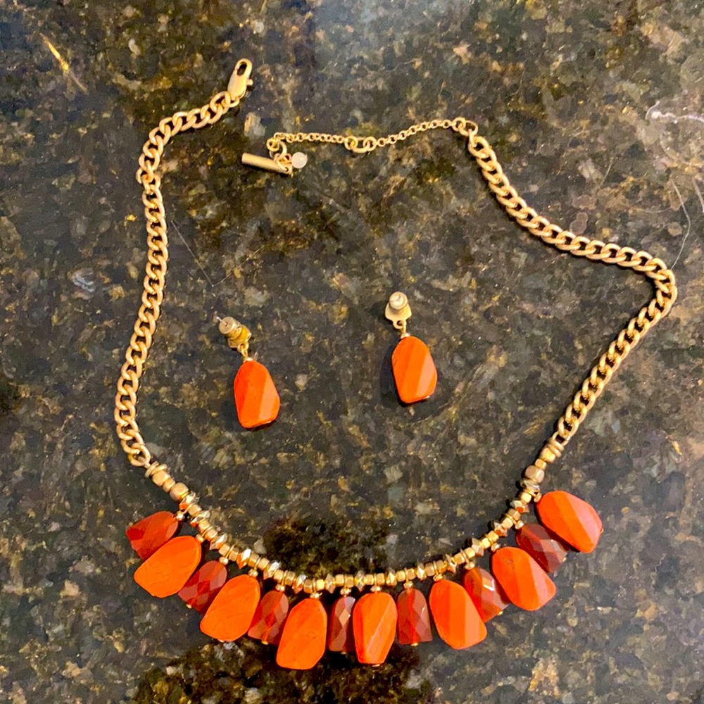 Necklace and earrings set!